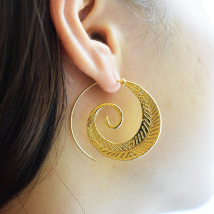 Retro Gold Geometric Earrings – Vintage Ring-Inspired Zinc Alloy Jewelry