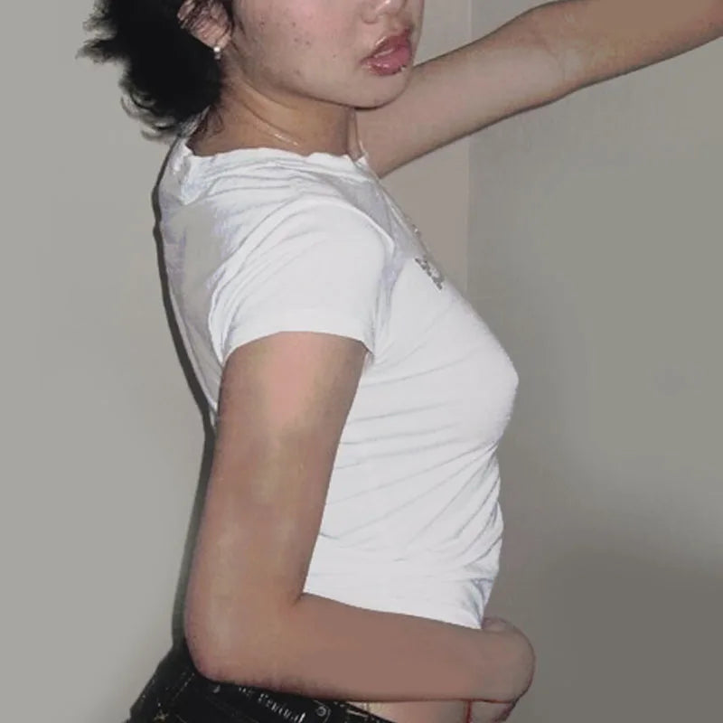 Top corto ajustado con estampado de letras y diamantes de imitación para mujer, camiseta gótica bonita para bebé, camiseta Vintage Grunge, ropa Y2k, parte de arriba ropa informal de verano 2000