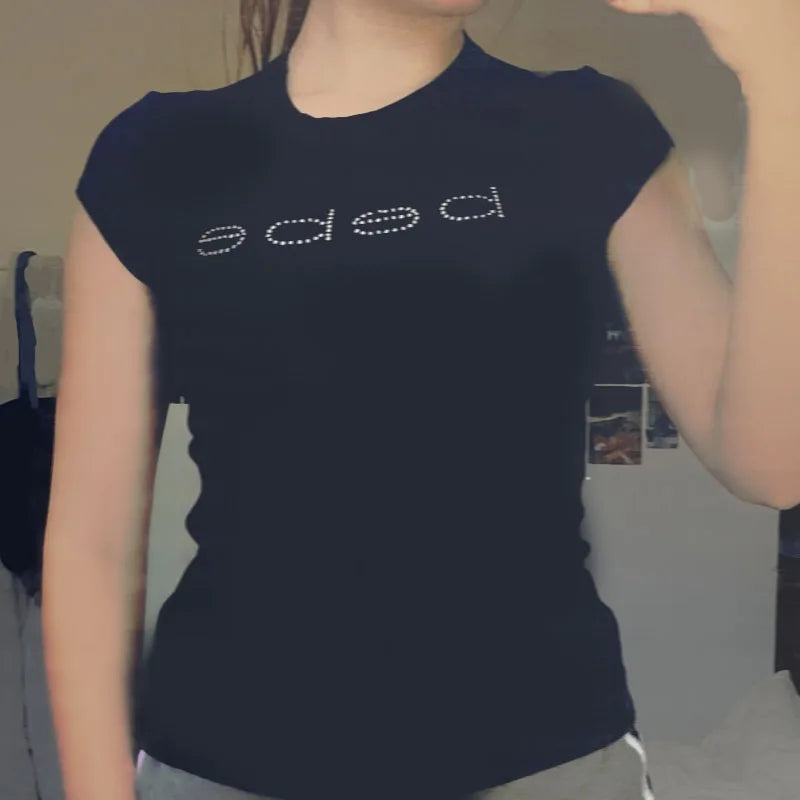 Top corto ajustado con estampado de letras y diamantes de imitación para mujer, camiseta gótica bonita para bebé, camiseta Vintage Grunge, ropa Y2k, parte de arriba ropa informal de verano 2000