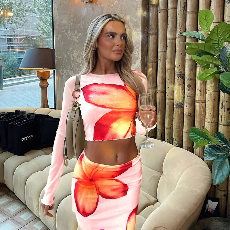 Women Skirt T-shirt 2 Piece New Autumn Winter Fashion Long Sleeves O-Neck Casual Slim Tees Sexy Red Print Skirt Elegant Lady Set