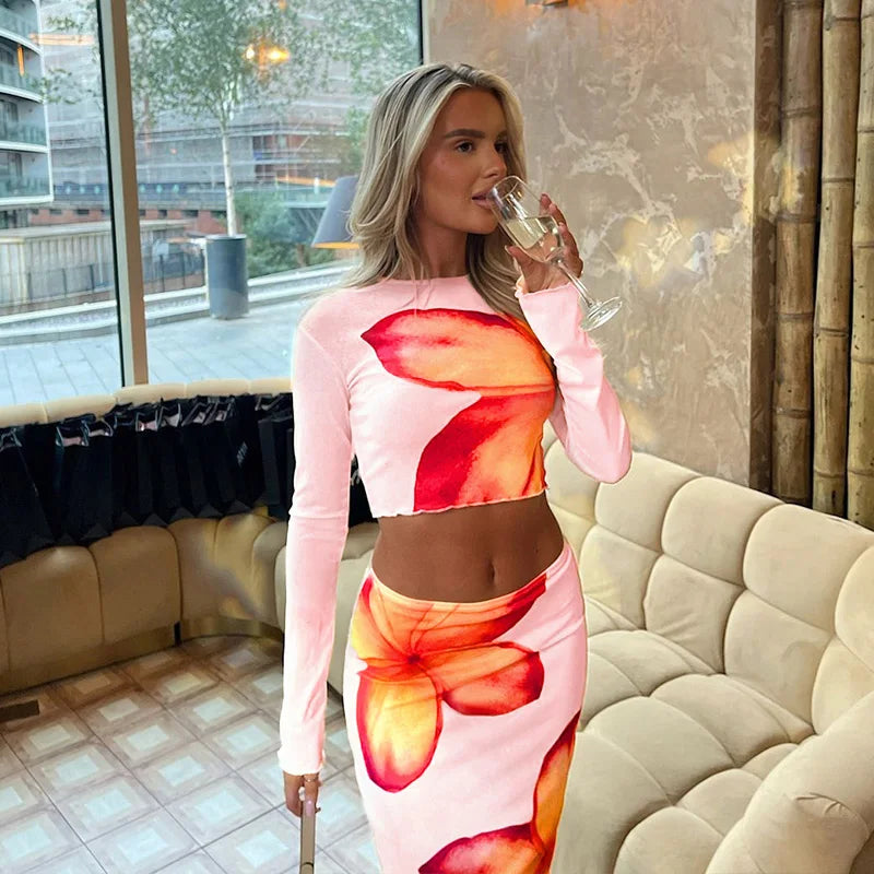 Women Skirt T-shirt 2 Piece New Autumn Winter Fashion Long Sleeves O-Neck Casual Slim Tees Sexy Red Print Skirt Elegant Lady Set