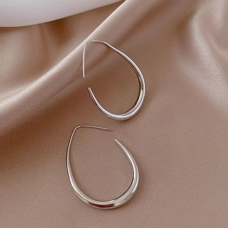 Hot Sale Geometric Oval Hoop Earrings for Women Simple Desgin Earrings Party Wedding Fashion Jewelry Accessories 2024