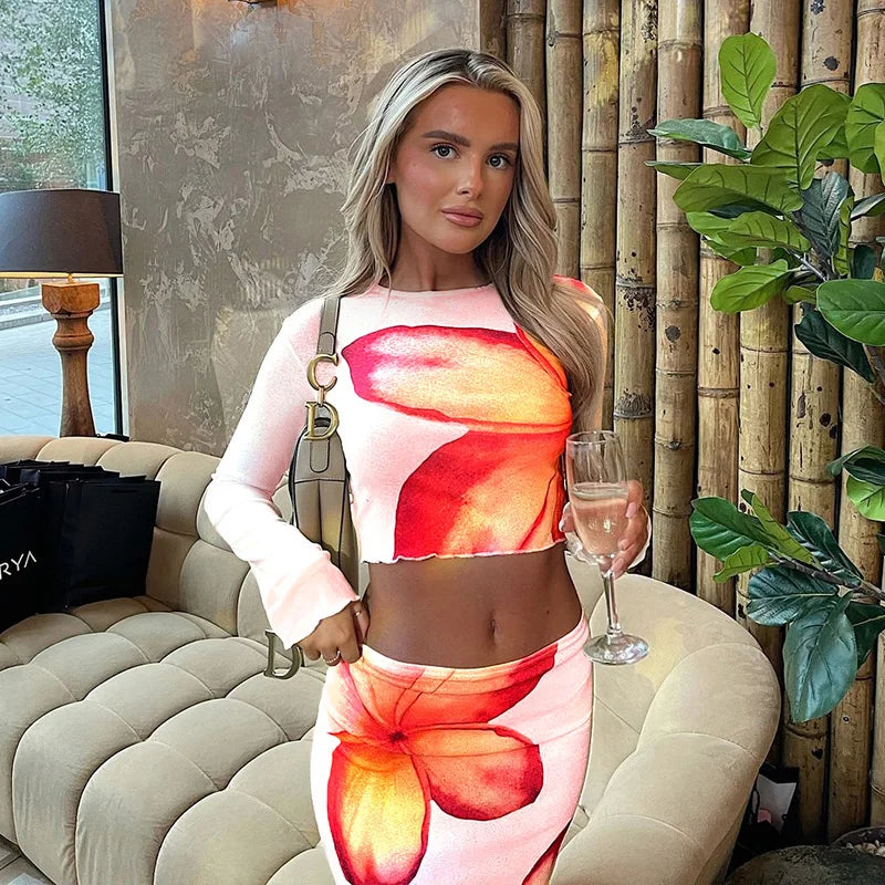 Women Skirt T-shirt 2 Piece New Autumn Winter Fashion Long Sleeves O-Neck Casual Slim Tees Sexy Red Print Skirt Elegant Lady Set